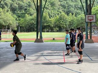暑假最期待的事，是和同學一起學習、一起玩