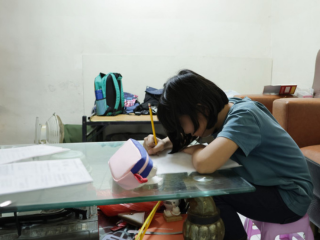 「等媽媽領薪水再說吧。」小樂的開學小故事 「等媽媽領薪水再說吧。」小樂的開學小故事