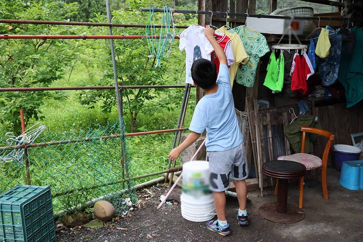 沒有營養午餐的夏天，小嘉這樣長大
